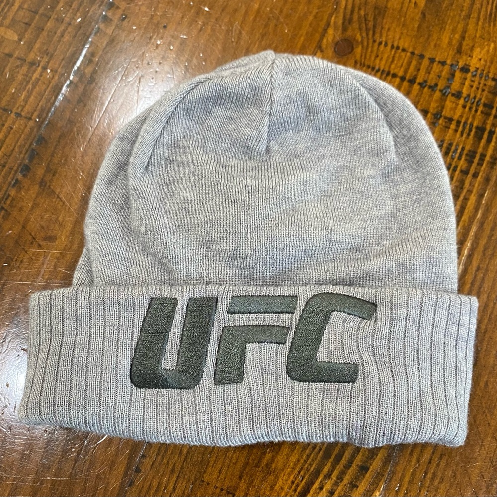 UFC beanie Grey Color Reebok ( One Size Fits Most ) Great Condition Official UFC
